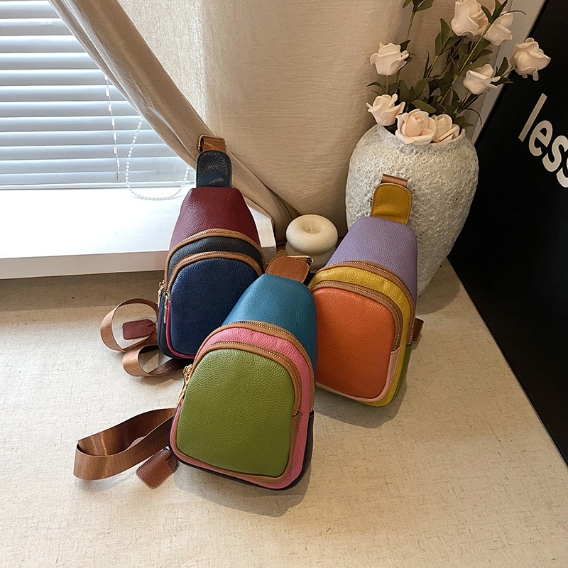 Sieviešu Crossbody soma no īstas ādas - Stils: paduses soma, Vertikāla kvadrāta forma, Rāvējslēdzēja aizvēršana (Materiāls: īsta āda; Ādas tips: augšējā graudainā āda; Stils: paduses soma; Forma: vertikāls kvadrāts; Aizvērums: rāvējslēdzējs)