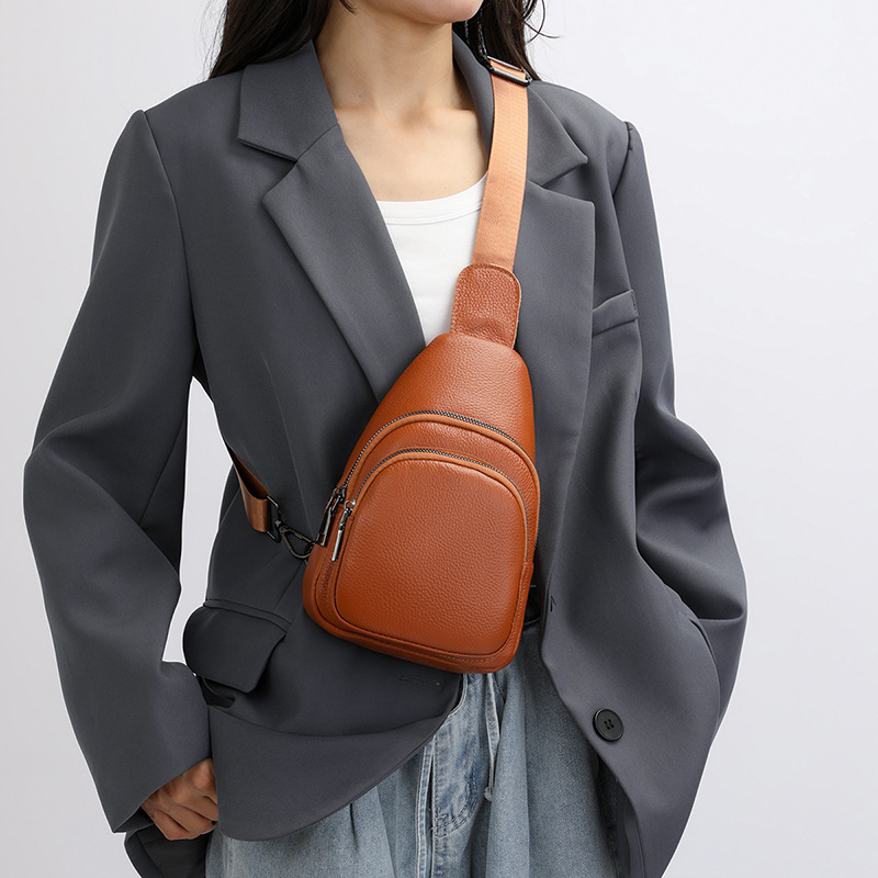 Krosbody rankinė iš tikros odos, top grain karvės odos, miesto minimalistinis stilius, užtrauktukas, poliesterio pamušalas