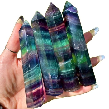 Kristāla kolonna - fluorīts, sešstūraina vienpunkta forma, kristāla dekors, mūsdienīgs minimālisma stils