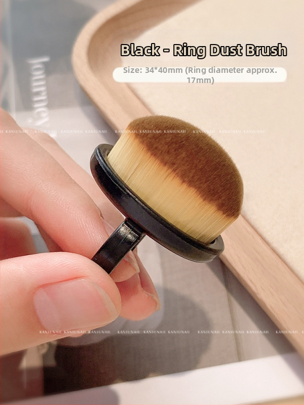 Nagu putekļu suku komplekts – priekšējā gredzenveida putekļu suka, aizmugurējā mala putekļu suka, smalka, maiga šķiedru suka ar pirksta aizsargu, nagu tīrīšanas instruments