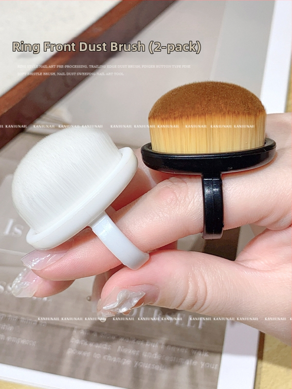 Nagu putekļu suku komplekts – priekšējā gredzenveida putekļu suka, aizmugurējā mala putekļu suka, smalka, maiga šķiedru suka ar pirksta aizsargu, nagu tīrīšanas instruments