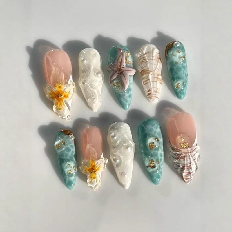 Mākslīgās nagu gali ar mandeļu formu un scallop rakstu, Eiropas–Amerikas stils, gatavs produkts