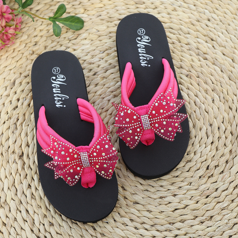 Moteriški plokščios basutės su drugelių krištolais; viršutinė medžiaga medvilnė; padas EVA; vidinis audinys; vienos spalvos dizainas