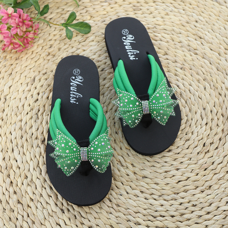 Moteriški plokščios basutės su drugelių krištolais; viršutinė medžiaga medvilnė; padas EVA; vidinis audinys; vienos spalvos dizainas