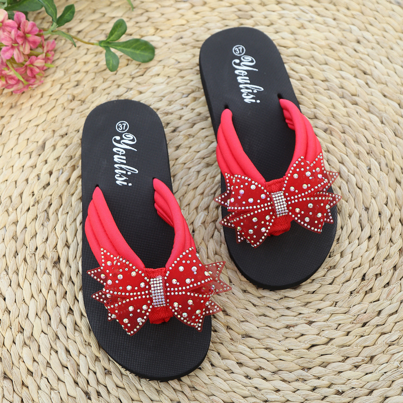 Moteriški plokščios basutės su drugelių krištolais; viršutinė medžiaga medvilnė; padas EVA; vidinis audinys; vienos spalvos dizainas