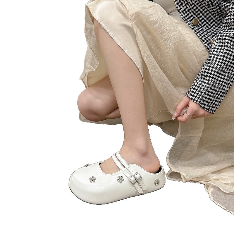 Női slip-on papucs PU felsőrésszel és gumírozott talppal, toe-cap elülső résszel, kerek orr, laza stílus, nyár 2025