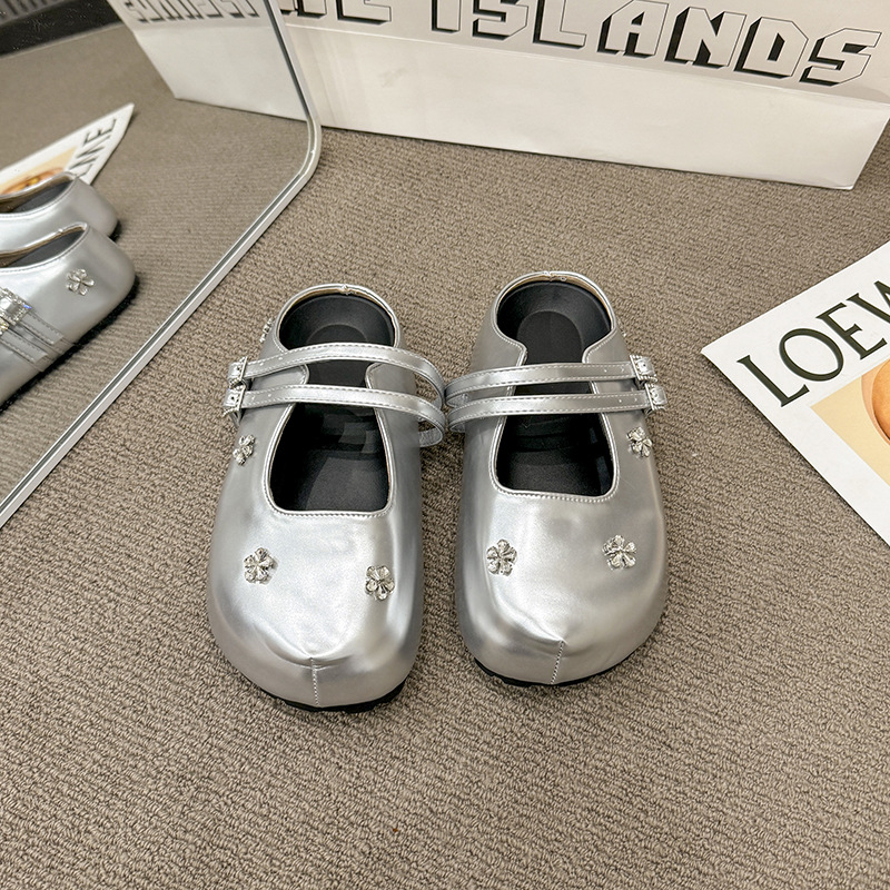 Női slip-on papucs PU felsőrésszel és gumírozott talppal, toe-cap elülső résszel, kerek orr, laza stílus, nyár 2025