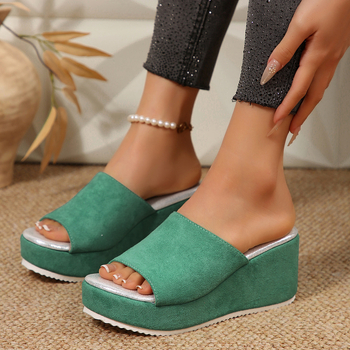 Γυναικείες Παντόφλες Πλατφόρμα Slip-On – Βελούρι Άνω, Καουτσούκ Σόλα, Κυκλική Μύτη, Χωρίς Επένδυση, Στυλ Ευρώπη-Αμερική, Φθινόπωρο 2025