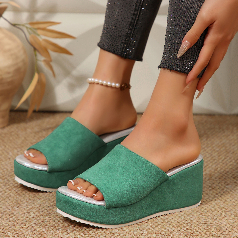 Női platformos slip-on papucs – velúr felsőrész, gumitalp, kerek orr, belső nélkül, Európa–Amerika stílus, 2025 ősz