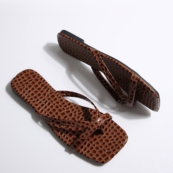 Υπόδημα με κλειστό δάχτυλο για ενήλικες — πάνω μέρος: Shih tzu; σόλα: καουτσούκ; φτέρνα: επίπεδη; πάχος σόλας: 0–3 cm; στυλ: Pop