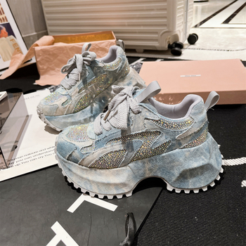 Γυναικείες casual dad sneakers – Αναπνεύσιμες, Αύξηση Ύψους, Άνω μέρος από Microfiber και Δίκτυ, PU Μεσαία Σόλα, Αντιολισθητική Καουτσούκ Εξωτερική Σόλα, Με Κορδόνια