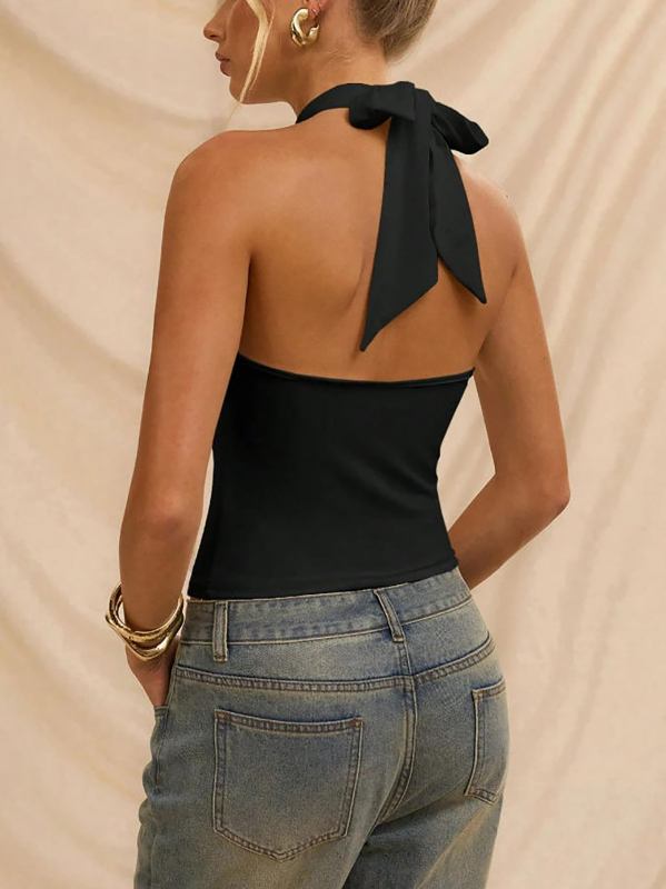 Sieviešu haltera tops ar atvērtu muguru un metāla dekoriem, šaurs piegriezums, īss garums 40–50 cm, poliester-elastāna maisījums