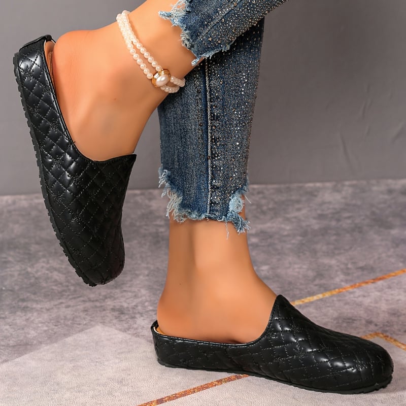 Sieviešu slip-on kurpes ar nošūtiem detaļām Lolita stilā, augšējā materiāla TPR, zole PUR, platforma, zoles biezums virs 11 cm.