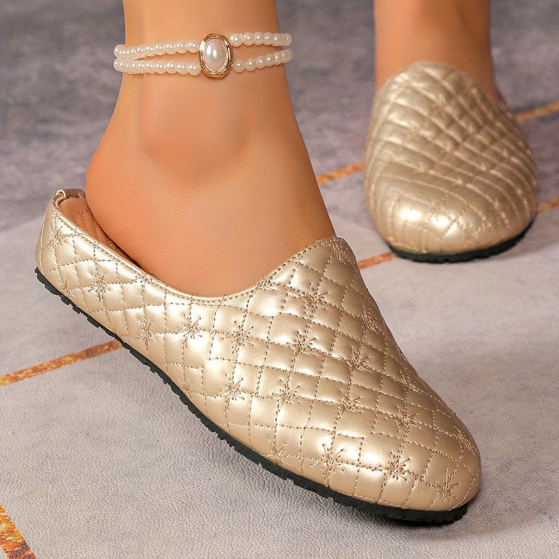 Sieviešu slip-on kurpes ar nošūtiem detaļām Lolita stilā, augšējā materiāla TPR, zole PUR, platforma, zoles biezums virs 11 cm.