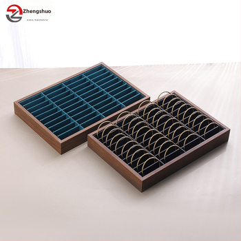 Karkötő bemutató állvány, tömörfa, négyzetes kialakítás, egy réteg, magas minőség, 2025 tavasza