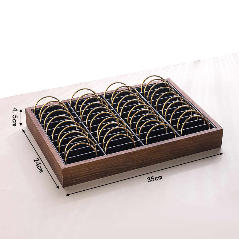 Karkötő bemutató állvány, tömörfa, négyzetes kialakítás, egy réteg, magas minőség, 2025 tavasza