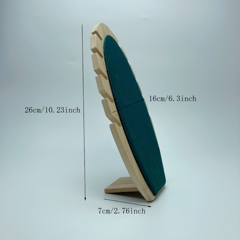 Kivehető láng alakú nyaklánc kiállító állvány bambusz héjjal, fém vázzal, egy szinttel, flanel és PU bőr kivitel