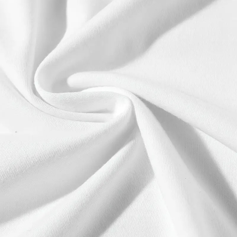 Vīriešu T-krekls no 96%+ kokvilnas, apaļš kakla izgriezums, īsās piedurknes, brīvs piegriezums