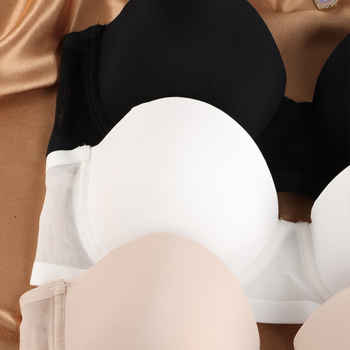 Σουτιέν με πλήρες κάλυμμα, αναπνέον νάιλον, αφαιρούμενες διπλές τιράντες, λεπτά διαμορφωμένα κύπελλα, πίσω κλείσιμο με τέσσερις σειρές