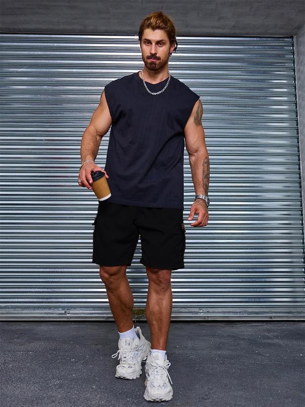 Vīriešu šorti - jēra vilnas flīsa audums, taisns piegriezums, garš kāju garums, vidēja elastība, ielu stils