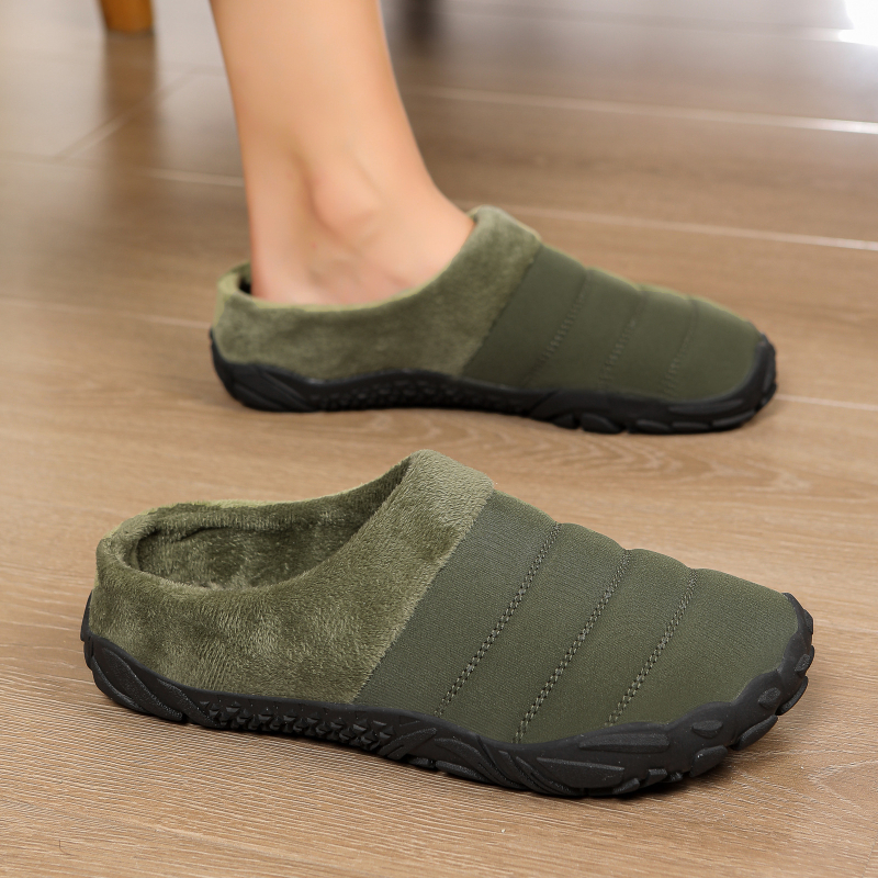 Ανδρικές χειμωνιάτικες παντόφλες εσωτερικού χώρου με ζεστή επένδυση, αδιάβροχο υφασμάτινο επάνω μέρος, σόλα καουτσούκ, στρογγυλή μύτη, χοντρή φτέρνα