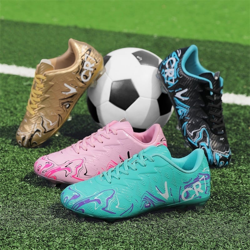 Bērnu futbola kurpes - priekšējais šņorējums, izturīgas, zems augšdaļas, sintētiskā āda augšdaļa, pretslīdēšanas zole