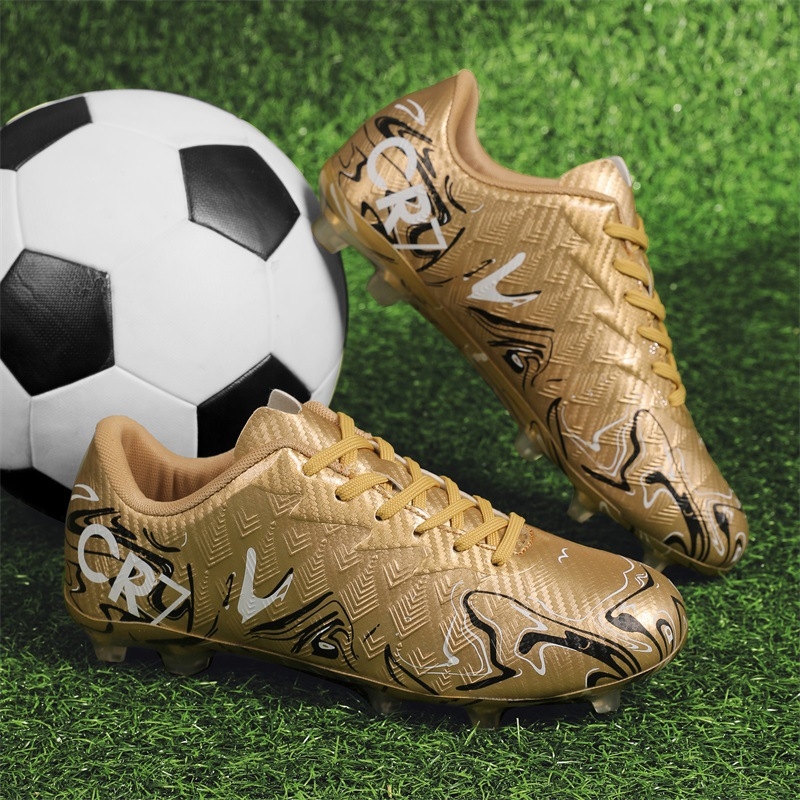 Bērnu futbola kurpes - priekšējais šņorējums, izturīgas, zems augšdaļas, sintētiskā āda augšdaļa, pretslīdēšanas zole