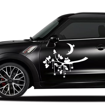 Automobiļa uzlīme ar radošu spalvu tauriņu grupas dizainu; vinila līmēta uzlīme; sānu durvju līniju dekors
