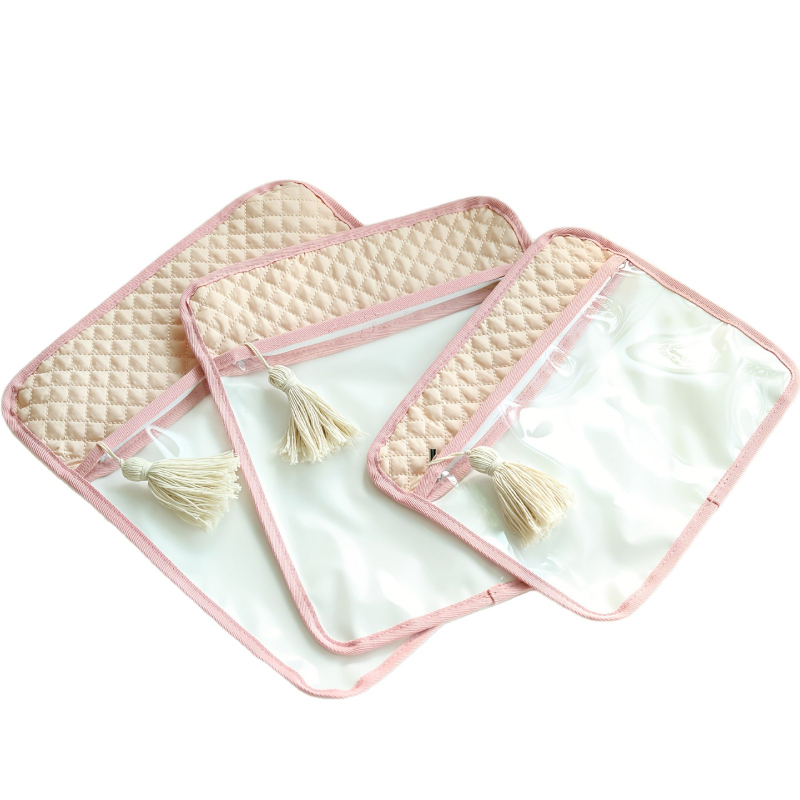 Rankinės stiliaus kelioninė rankinė, poliesteris, daugiafunkcinė, universali taikymo sritis, skirta kelionėms ir makiažo laikymui.