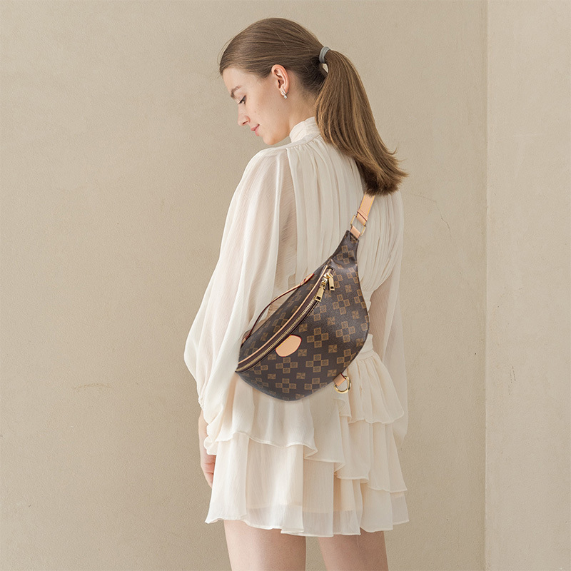 Moteriška PVC juosmens rankinė su spauda, crossbody stilius, didelė talpa, užtrauktukas, vidinė telefono kišenė, vidinė kišenė tipo patch, poliesterio pamušalas