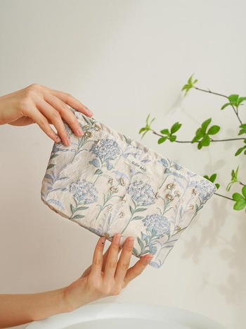 Kosmetinė rankinės su gėlių siuvinėjimu, didelė talpa, PU medžiaga, namų saugojimui, elegantiško brandos moters stilius