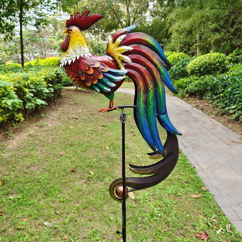 Dzelzs vistas ārējā balansējošā figūra — mūsdienīgs minimālisms dārza dekors, dāvanai piemērots