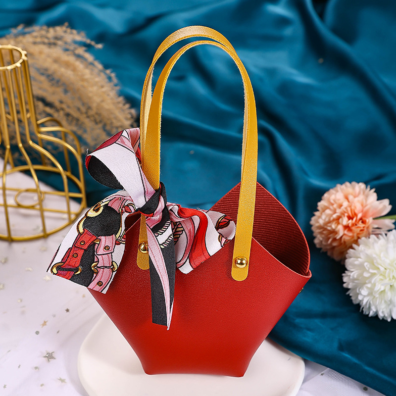 Odinė širdies formos saldainių kišenė su kaspinu, korėjietiškas stilius, šiuolaikinė dailė, lengvas prabangos pojūtis, vestuvėms