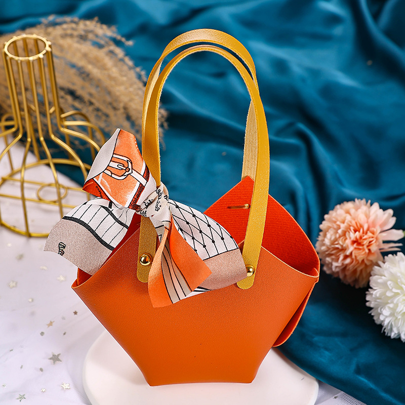 Odinė širdies formos saldainių kišenė su kaspinu, korėjietiškas stilius, šiuolaikinė dailė, lengvas prabangos pojūtis, vestuvėms