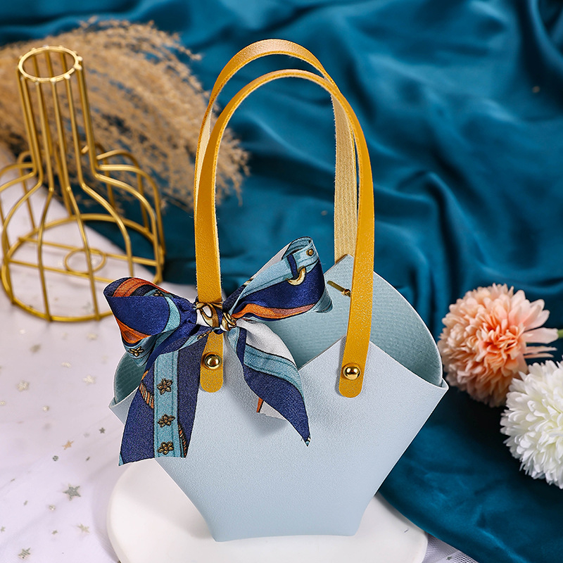 Odinė širdies formos saldainių kišenė su kaspinu, korėjietiškas stilius, šiuolaikinė dailė, lengvas prabangos pojūtis, vestuvėms