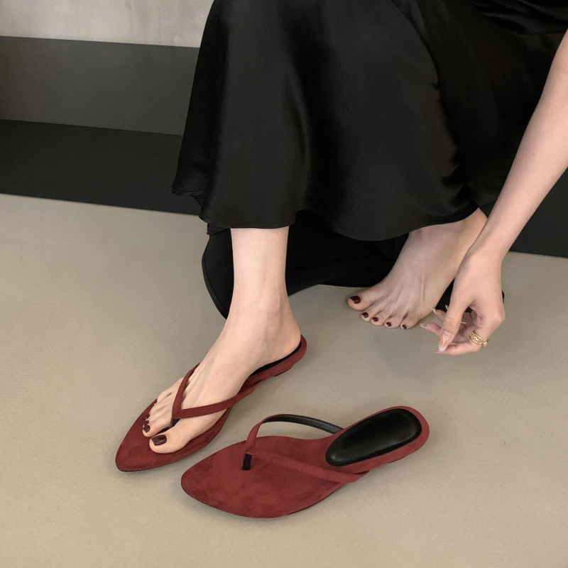 Női szandálok hegyes orral és klínes sarokkal, velúr felsőrész, gumitalp, Koreai stílus, Tavasz 2025