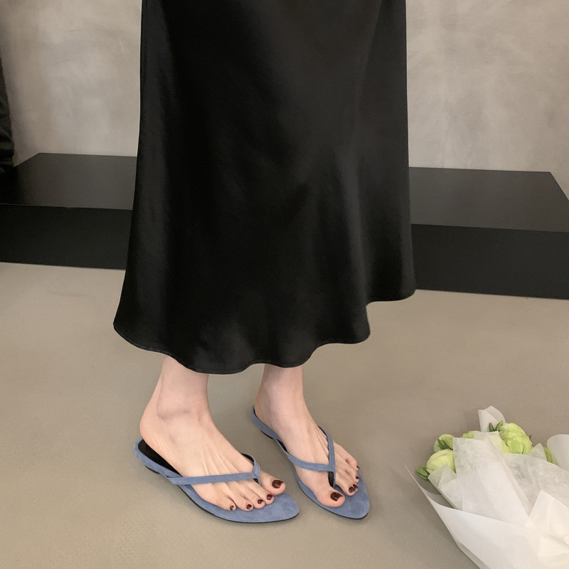 Női szandálok hegyes orral és klínes sarokkal, velúr felsőrész, gumitalp, Koreai stílus, Tavasz 2025