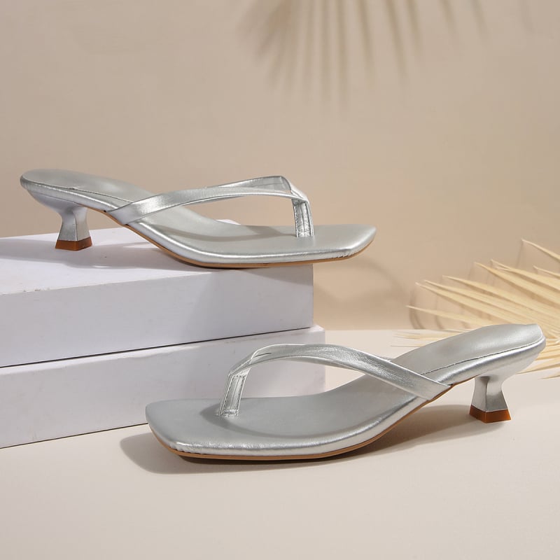 Leopard uzorak thong sandale s niskom petom, kvadratni vrh, PU gornji dio, gumeni potplat — ljeto 2025, europsko-americki stil