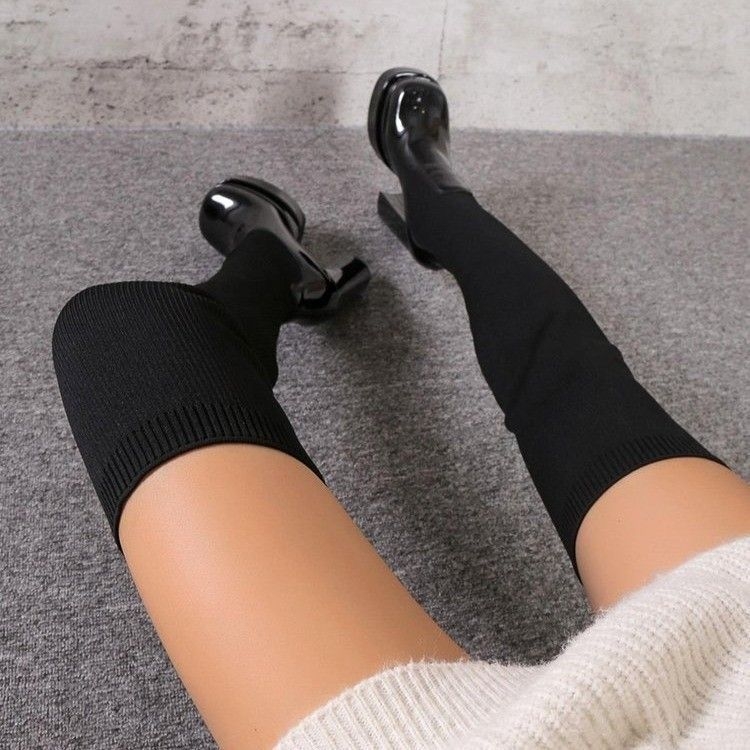 Moteriški ilgi kulni iki kelių su stora kulne, ilgas viršūnės iš mikropluošto odos, apvali nosis, gumos padas