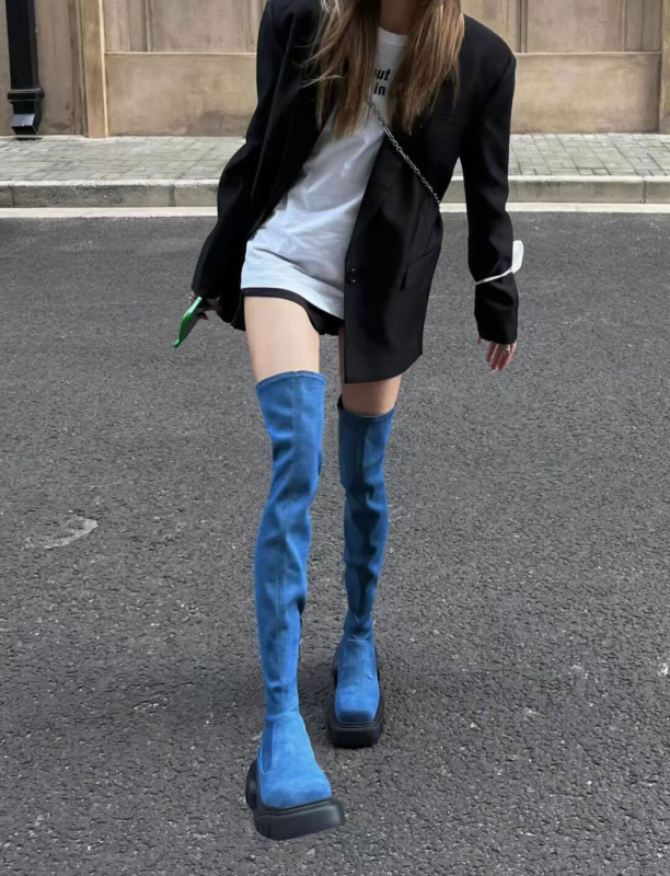 Cizme peste genunchi cu partea superioară PU, talpă din cauciuc, vârf rotund, toc de 6-8 cm, fermoar lateral (PU; cauciuc; rotund; 6-8 cm; lateral)