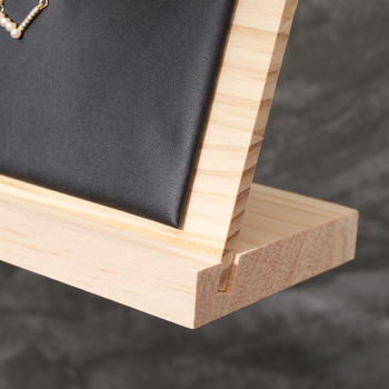 Sincere tömörfa ékszerkiállító állvány L-alakú, egysoros, egy szint, összeszerelt kivitel