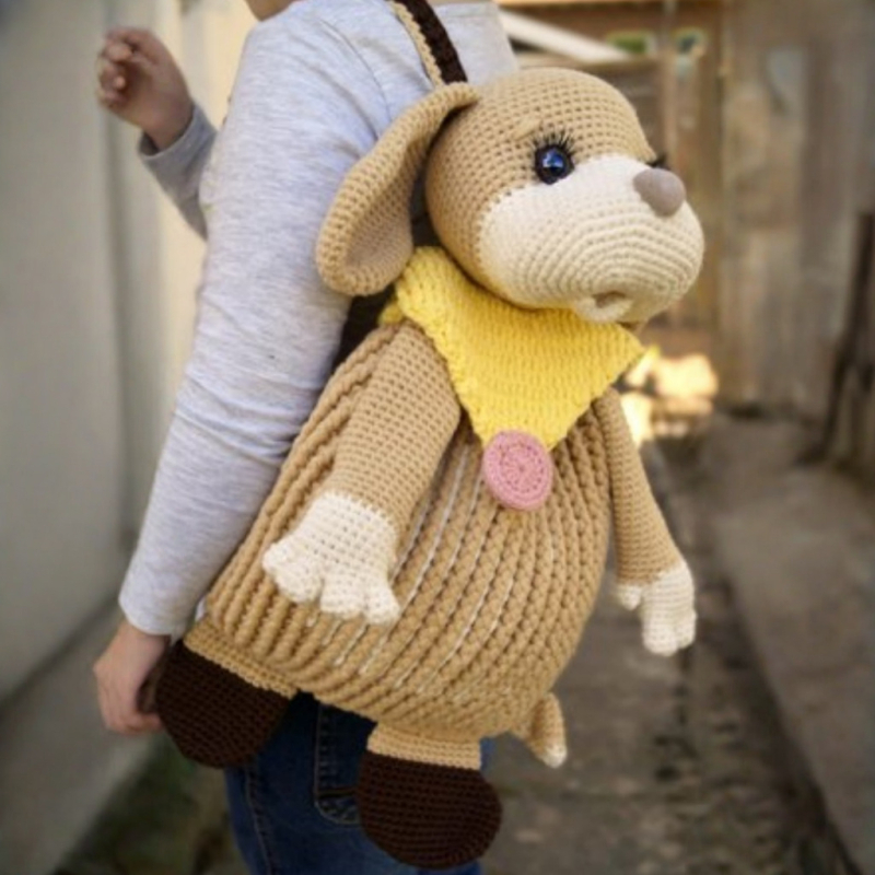 Χειροποίητη κούκλα πλεκτή με τρία μικρά σακίδια γάτας και σκύλου, κορίτσι με ροζ-μπλε μαλλιά — Ακρυλικό νήμα πλεξίματος για το χέρι, Τεχνική: Semi-Worsted, Μορφή νήματος: Skein, Κωδικός προϊόντος: YB