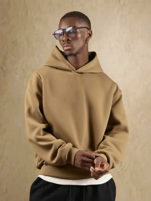 Kapučiuotas fliso džemperis su vidiniu flisu, vienos spalvos, apvalus kaklas, ilgos rankovės, laisvas kirpimas, poliesteris 96%+