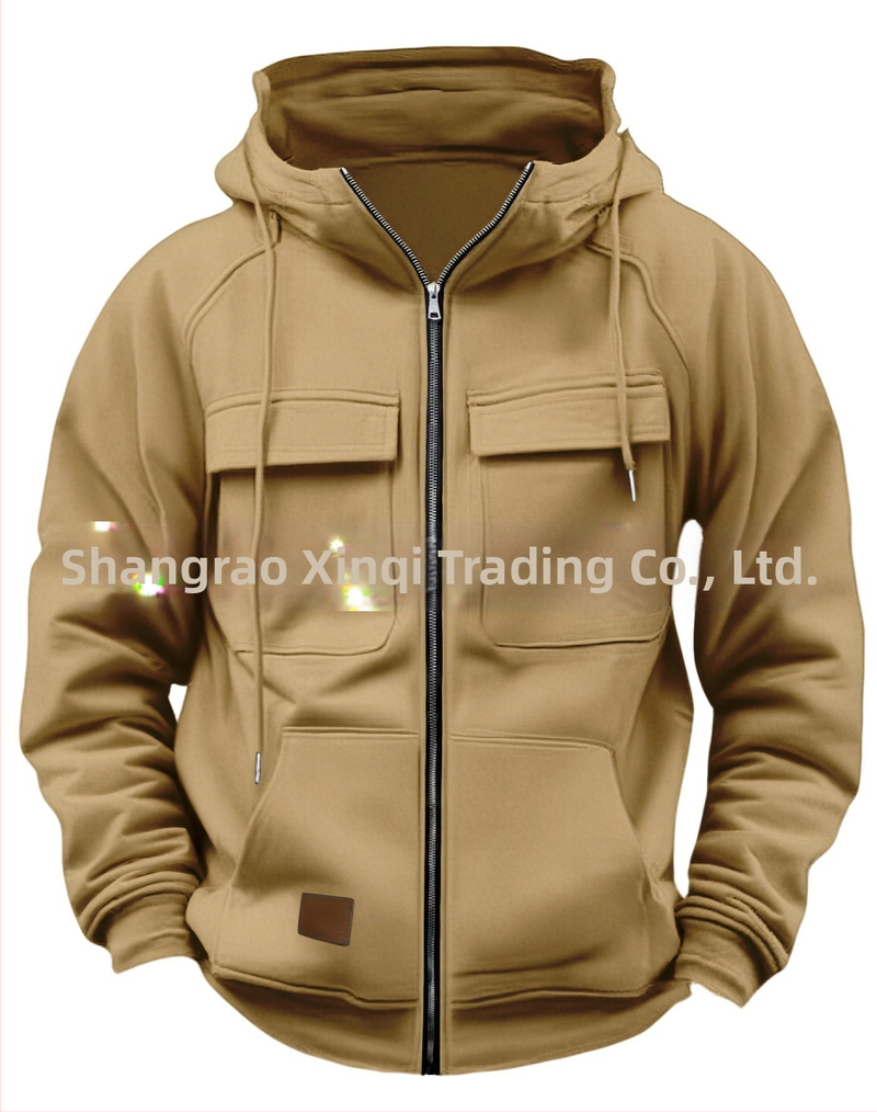 Hoodie su daug kišenių ir užtrauktuku, 250 g poliesterio audinys, flisu vidus, laisvas kirpimas, rudens–žiemos 2025