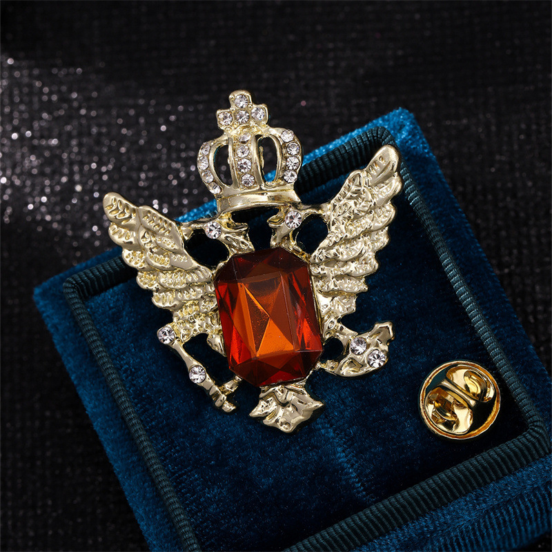 Broš s krunom i anđeoskim krilima, legura, elektroplatirana, unisex, memorijalna i dekorativna