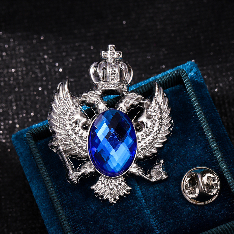 Broš s krunom i anđeoskim krilima, legura, elektroplatirana, unisex, memorijalna i dekorativna
