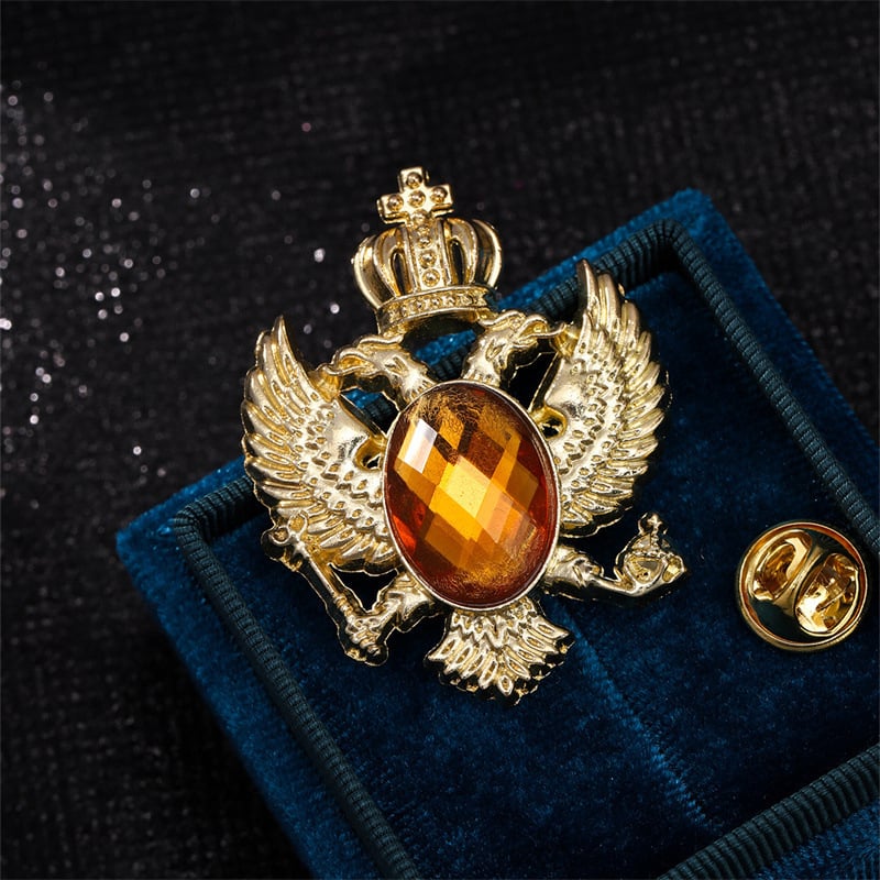 Broš s krunom i anđeoskim krilima, legura, elektroplatirana, unisex, memorijalna i dekorativna