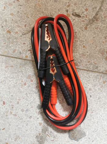 Σετ καλωδίων εκτάκτου εκκίνησης μπαταρίας αυτοκινήτου με πλήρη μόνωση, κλιπς τύπου κροκοδειλίων, καουτσούκ επικάλυψη, 12–24V, εγκατάσταση σε όχημα