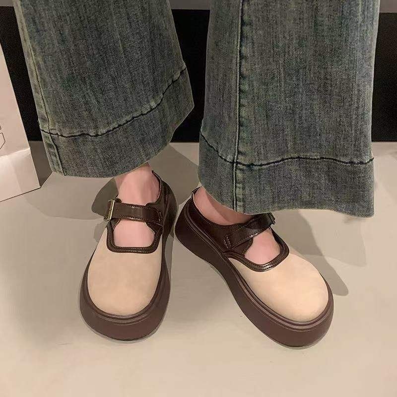 Baotou-stílusú női vastag talpú papucs, felső rész mikrofiber bőr, talp gumi, sík talp, talp vastagsága 0–3 cm