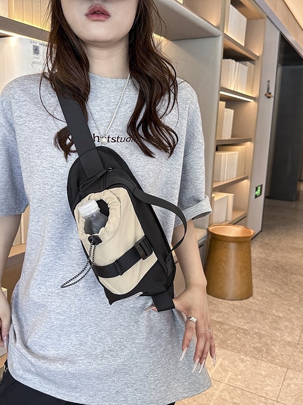 Crossbody soma, ielu stils, neilons, rāvējslēdzējs, poliestera pamatnei, iekšējā kabata ar rāvējslēdzēju